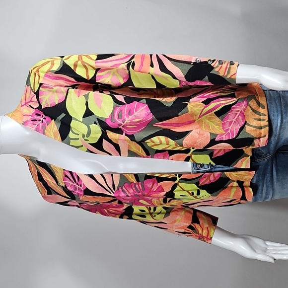 NWT Chico's The Perfect Layer Bright Tropical Print Lightweight Cardigan Sweater - Picture 3 of 16